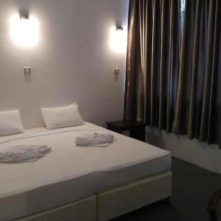 West Inn โคลอมโบ ภายนอก รูปภาพ