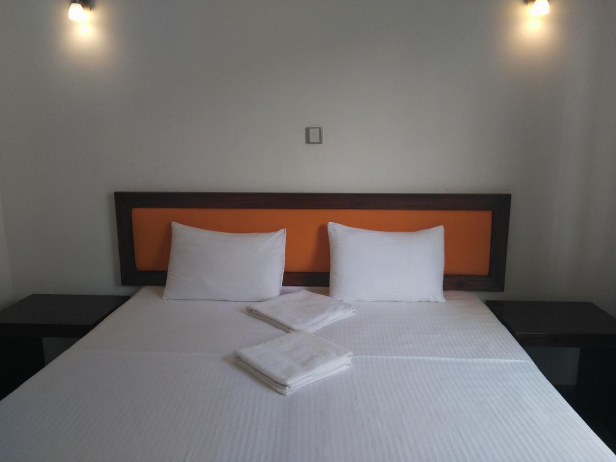 West Inn โคลอมโบ ภายนอก รูปภาพ